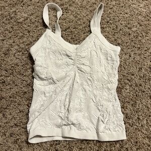 Chic White Textured Women's Tank Top